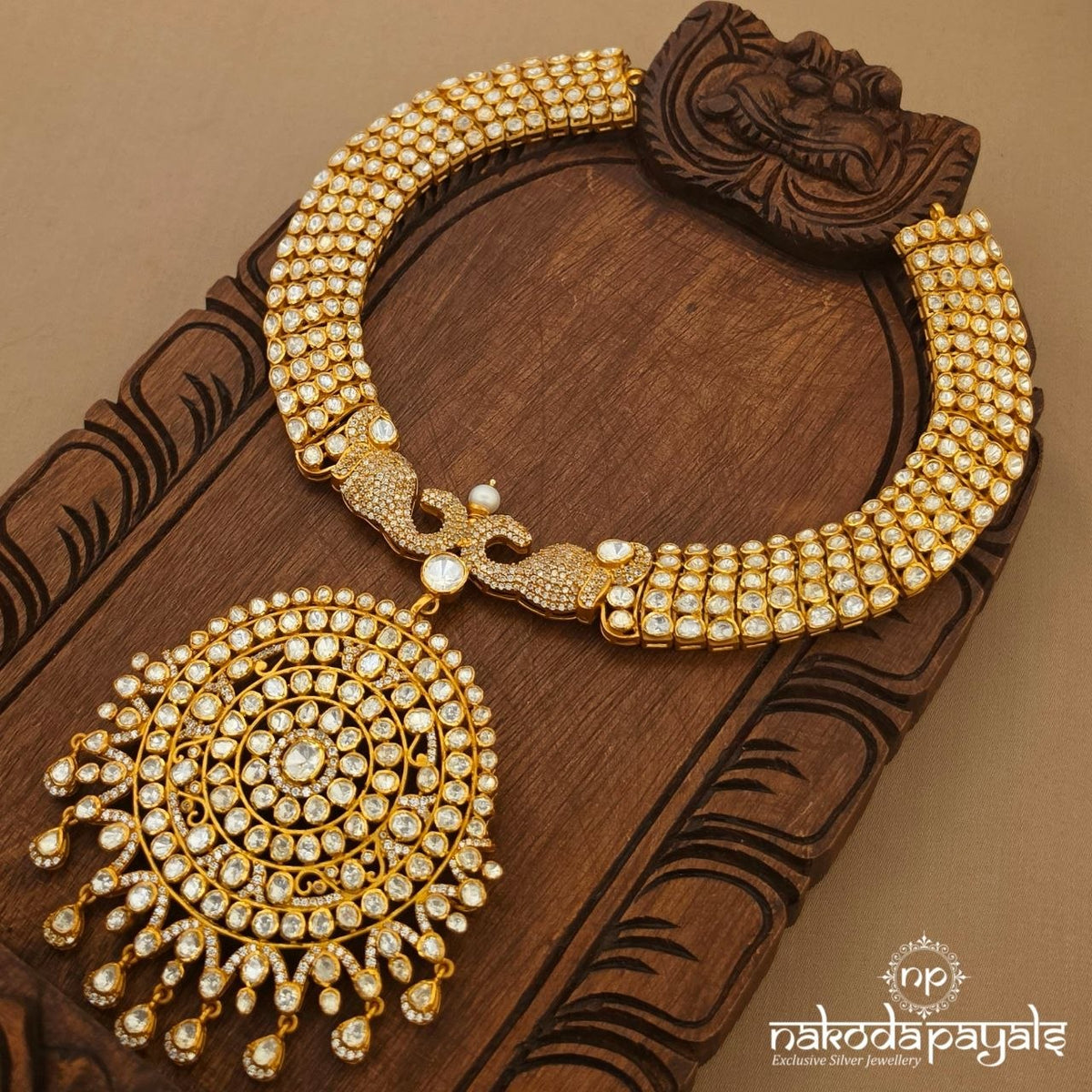 Elephant Circular Moissanite Neckpiece (Gn11122)