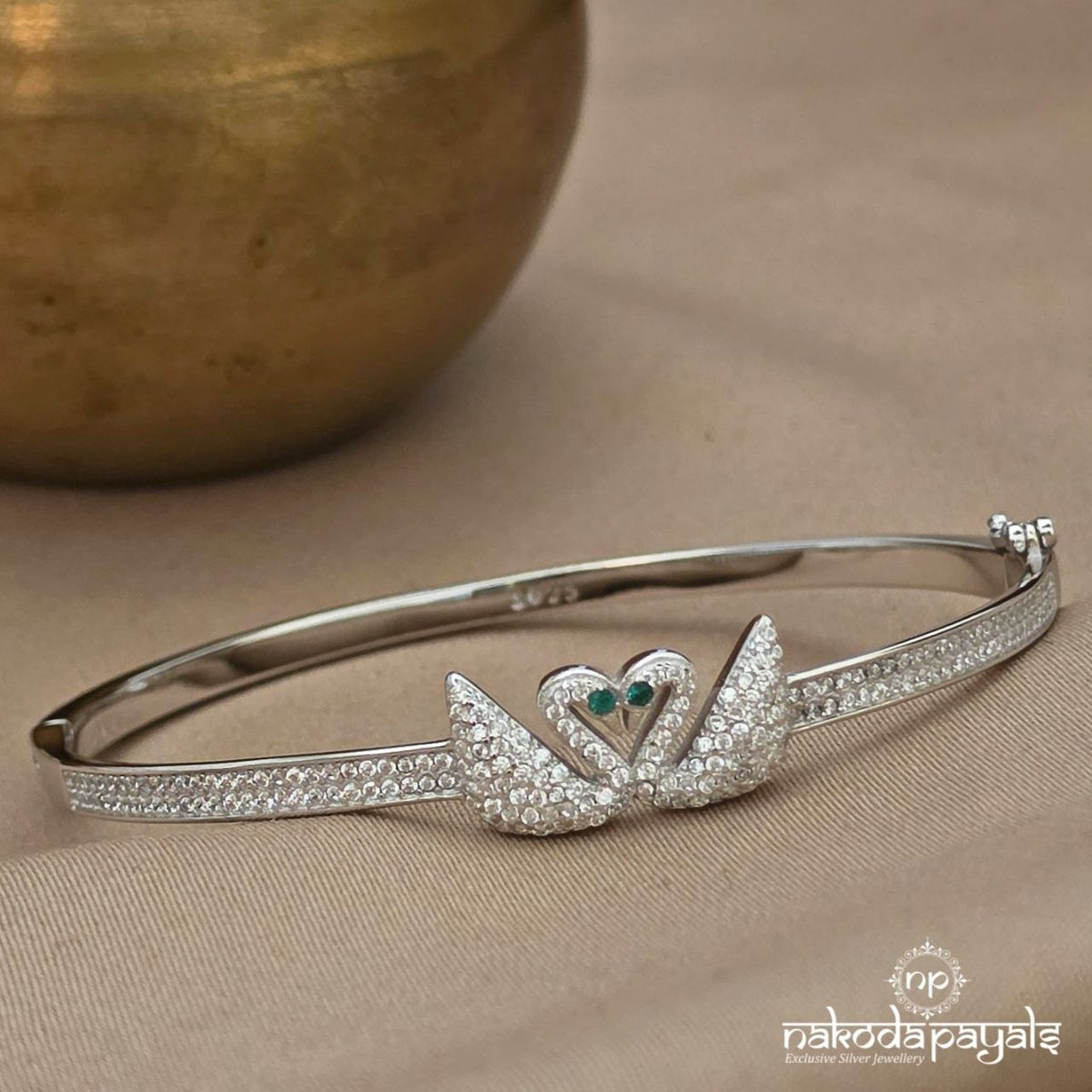 White Glittering Kada (St4216)