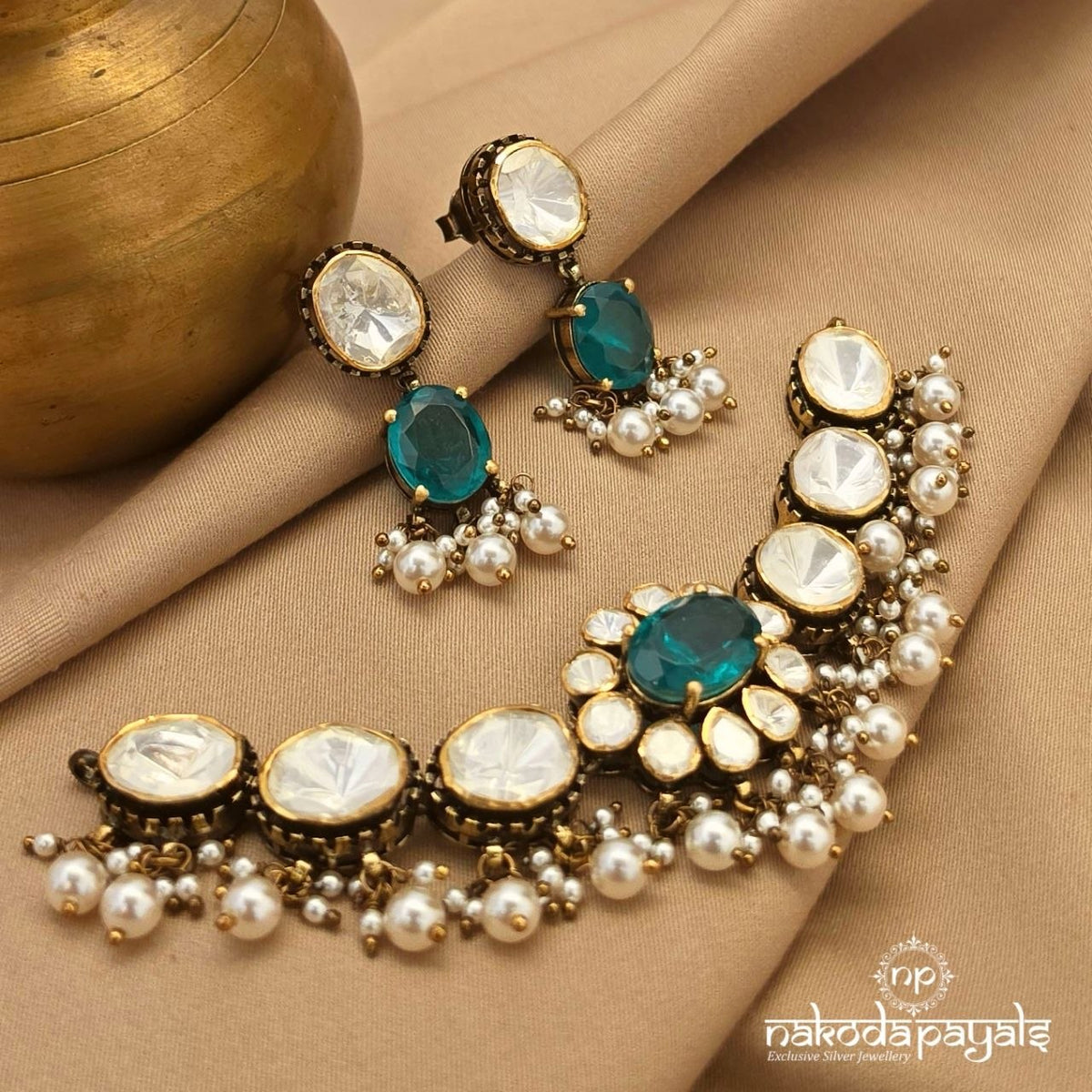 Emerald Moissanite Choker With Earrings (Gn11119)