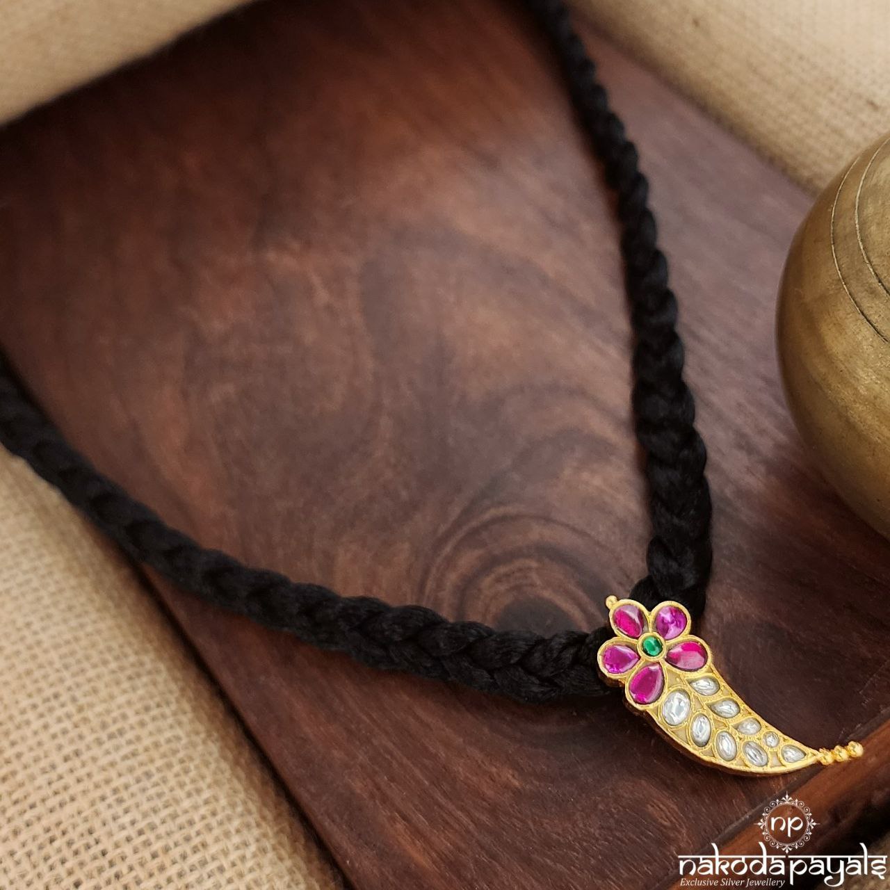 Kundan Nail Thread Neckpiece (Gn9087)