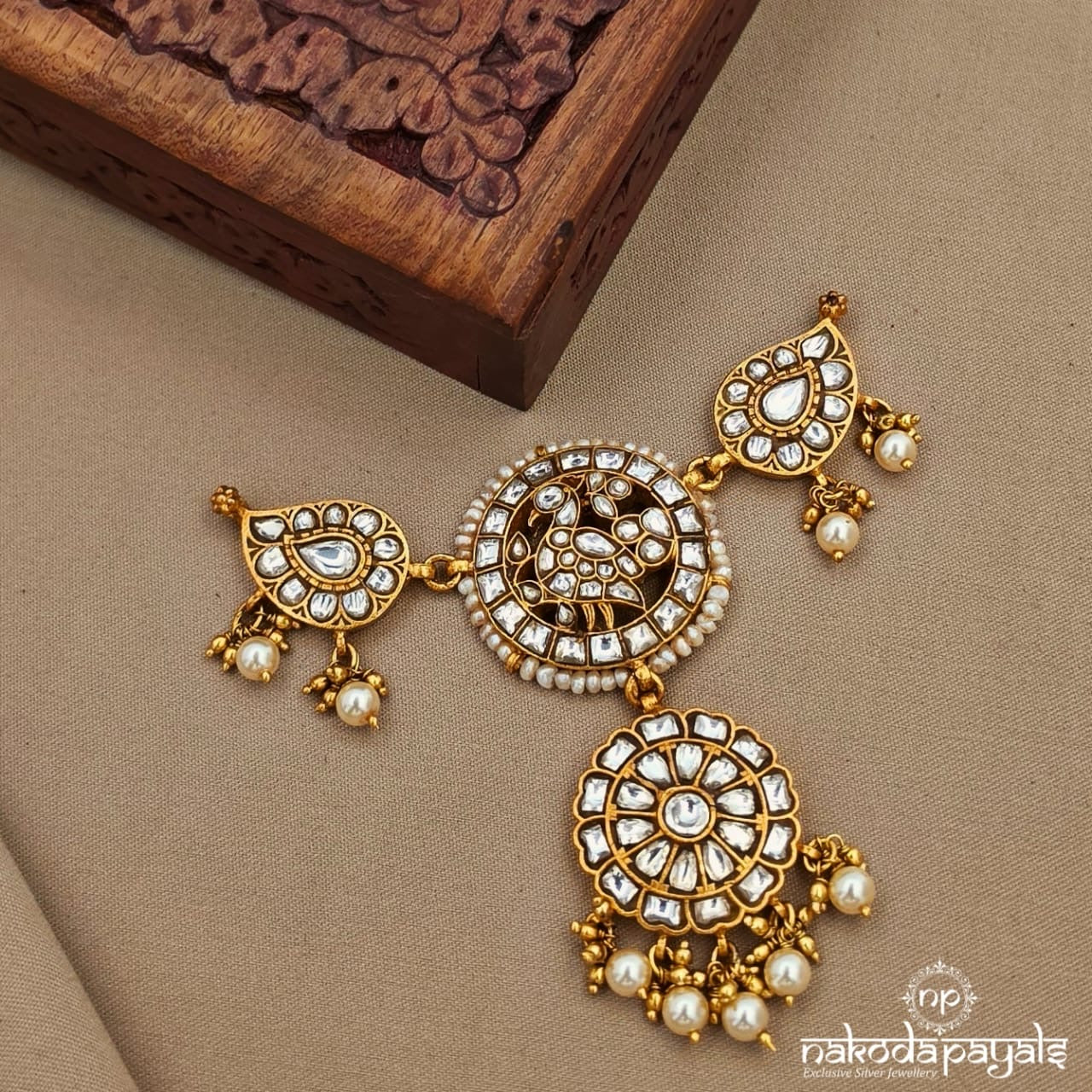 White Peacock Pearl Floral Kundan Pendant (Gp2413)