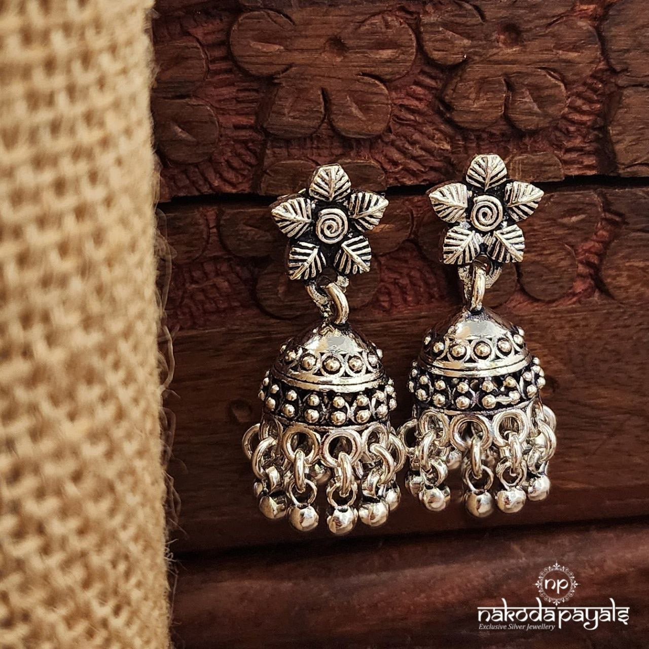 Pretty Leafy Jhumka (J1416)