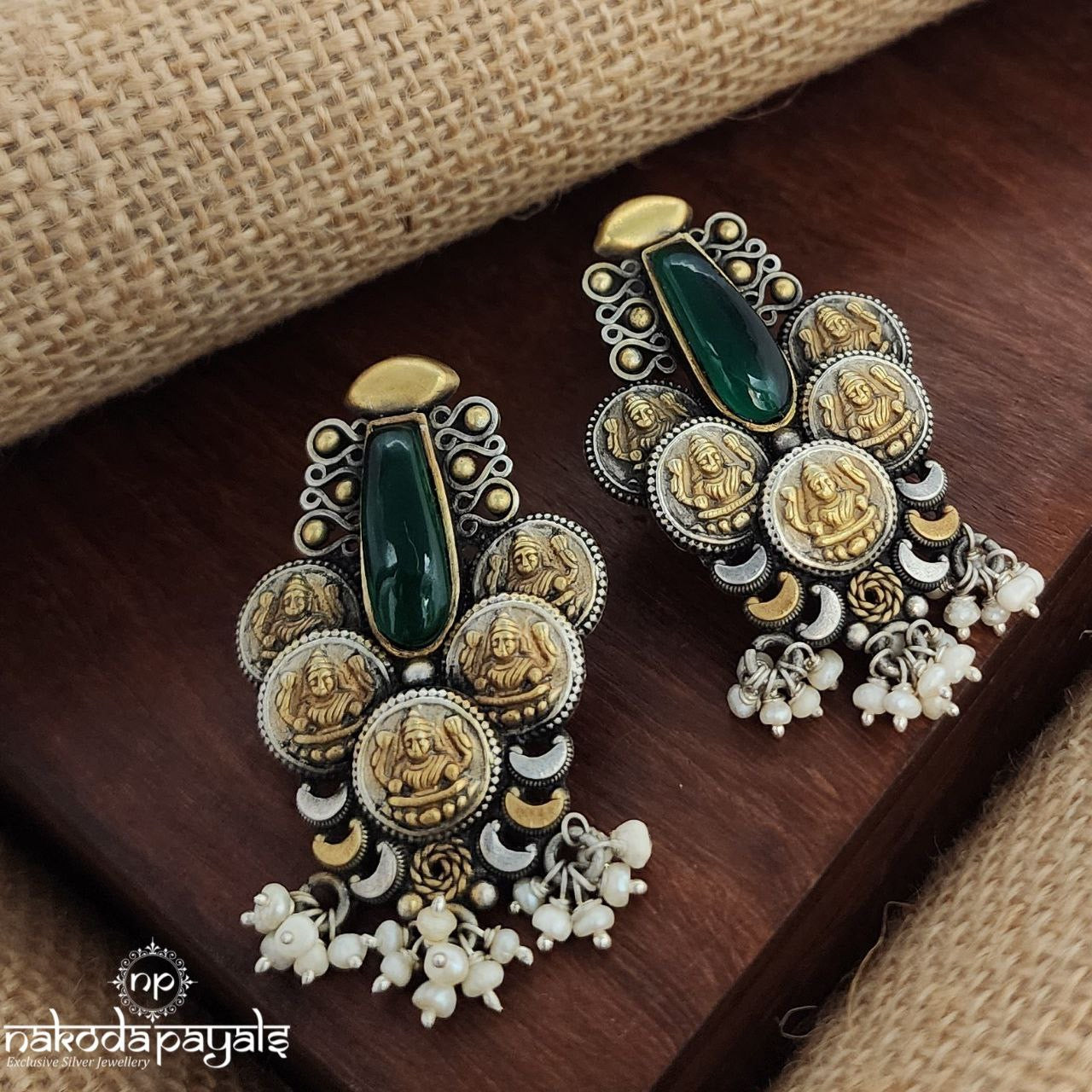 Graceful Green Pearly Dual Tone Earrings (Dt1383)