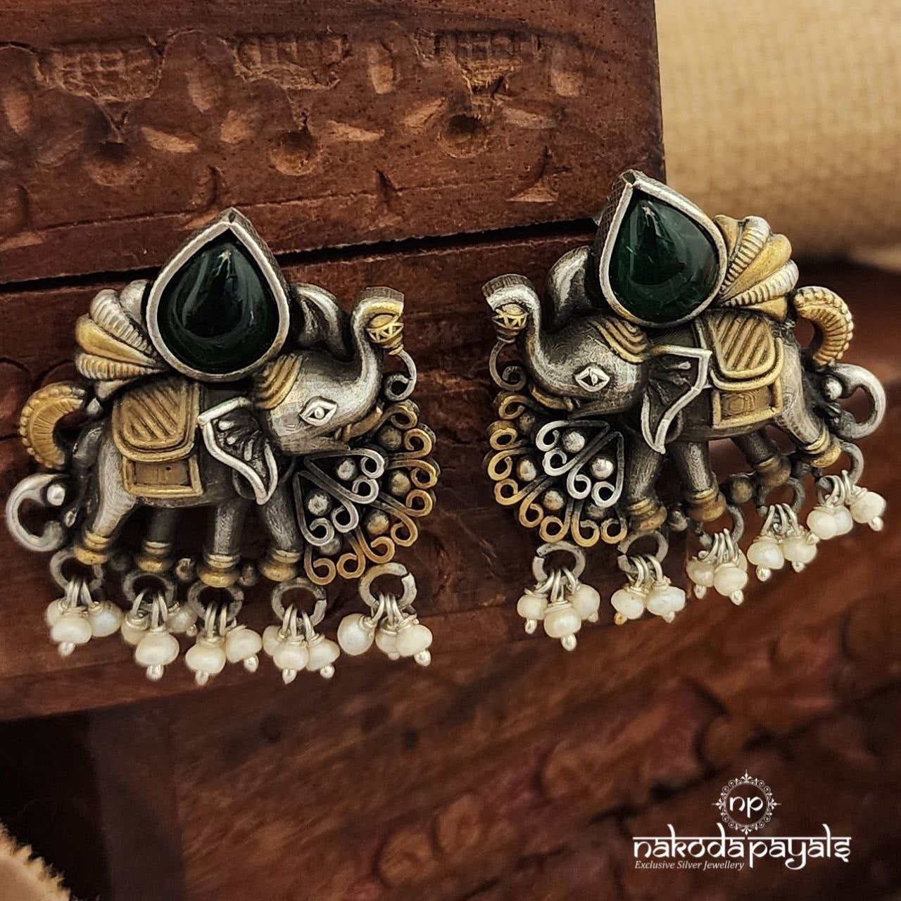 Green Elephant Pearly Dual Tone Earrings (Dt1378)