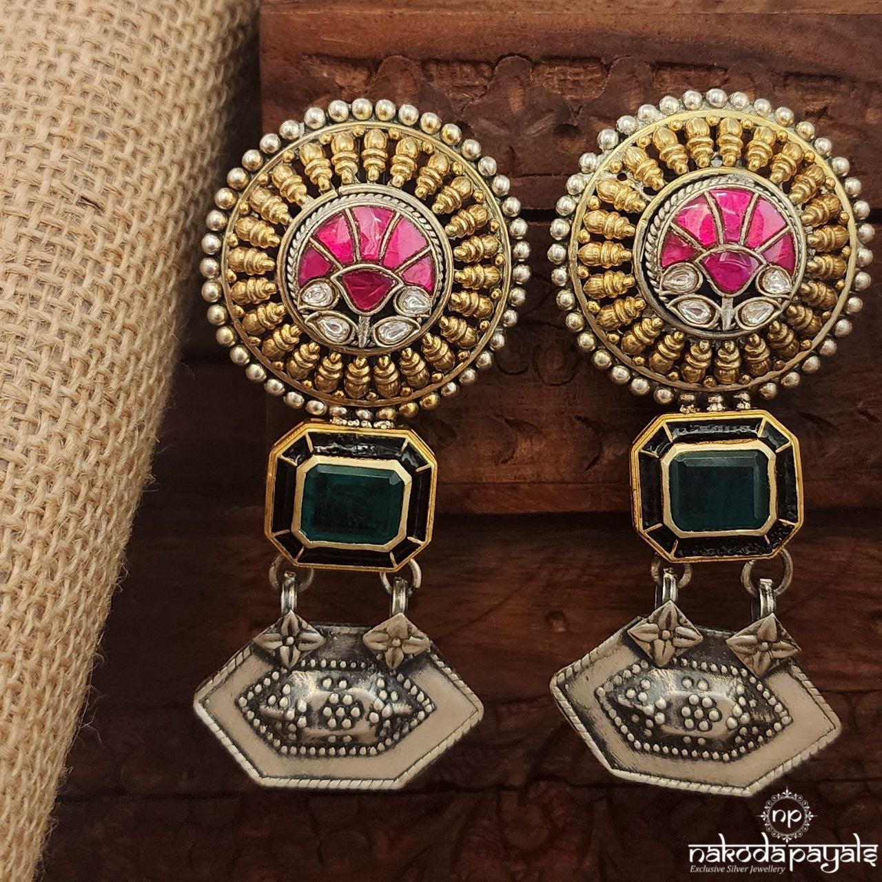 Grandeur Kundan Dual Tone Earrings (Dt1347)