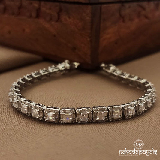 White Square Sparkling Bracelet (St3757)