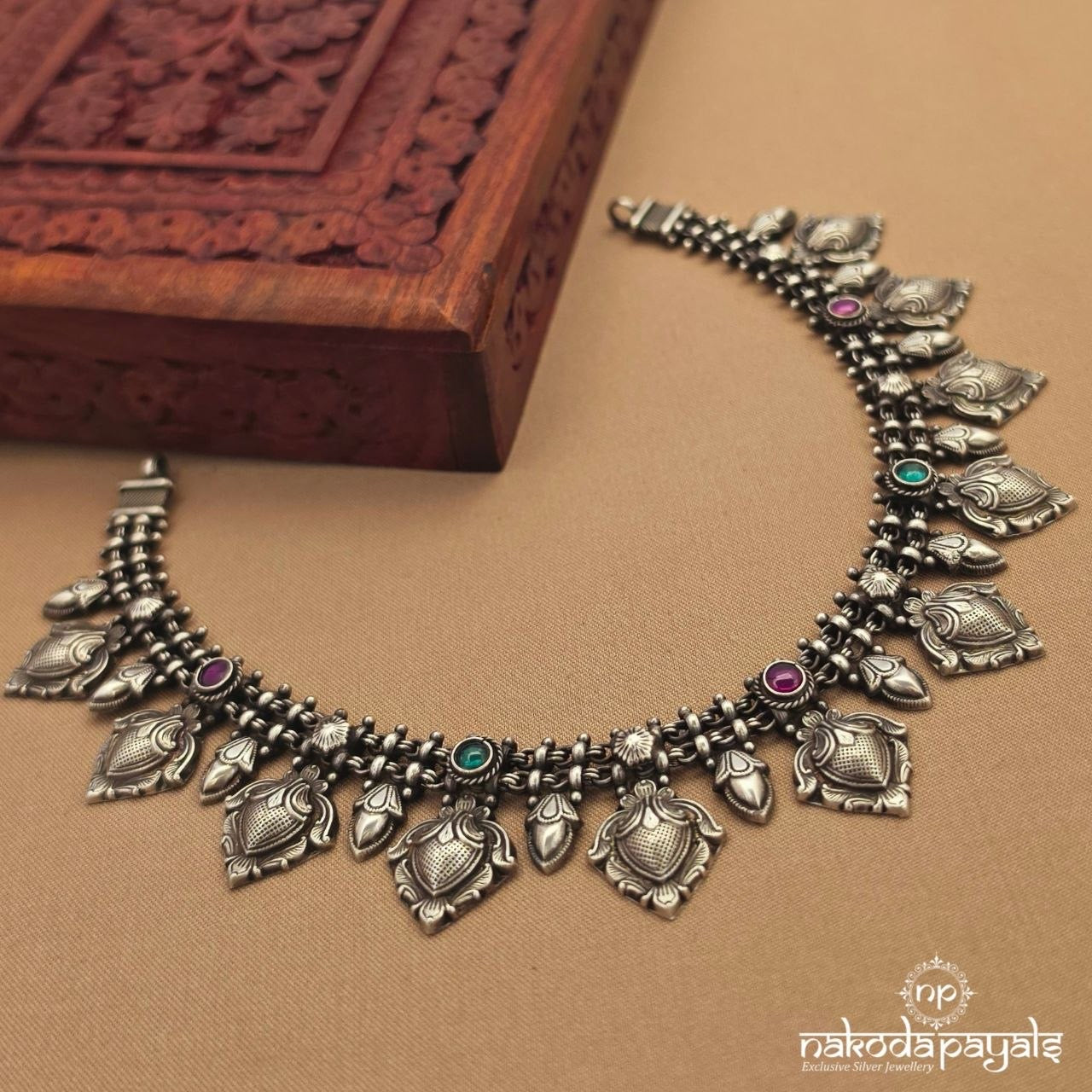 Kemp Leafy Neckpiece (N11777)