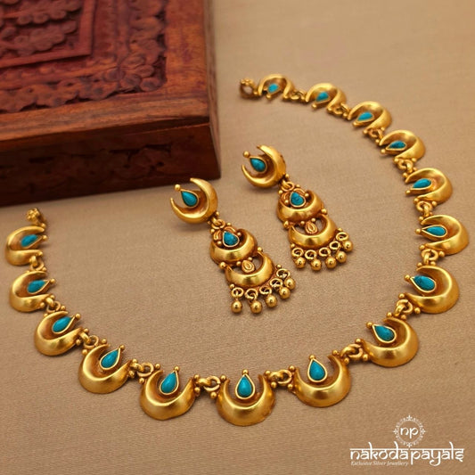 Mesmerizing Turquoise Half Moon Neckpiece With Earrings (Gn10317)