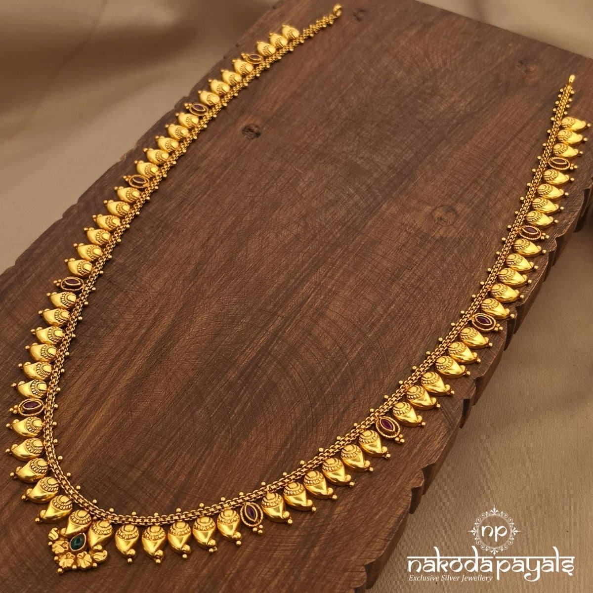 Elegant Green Leafy Neckpiece (Gn10997)