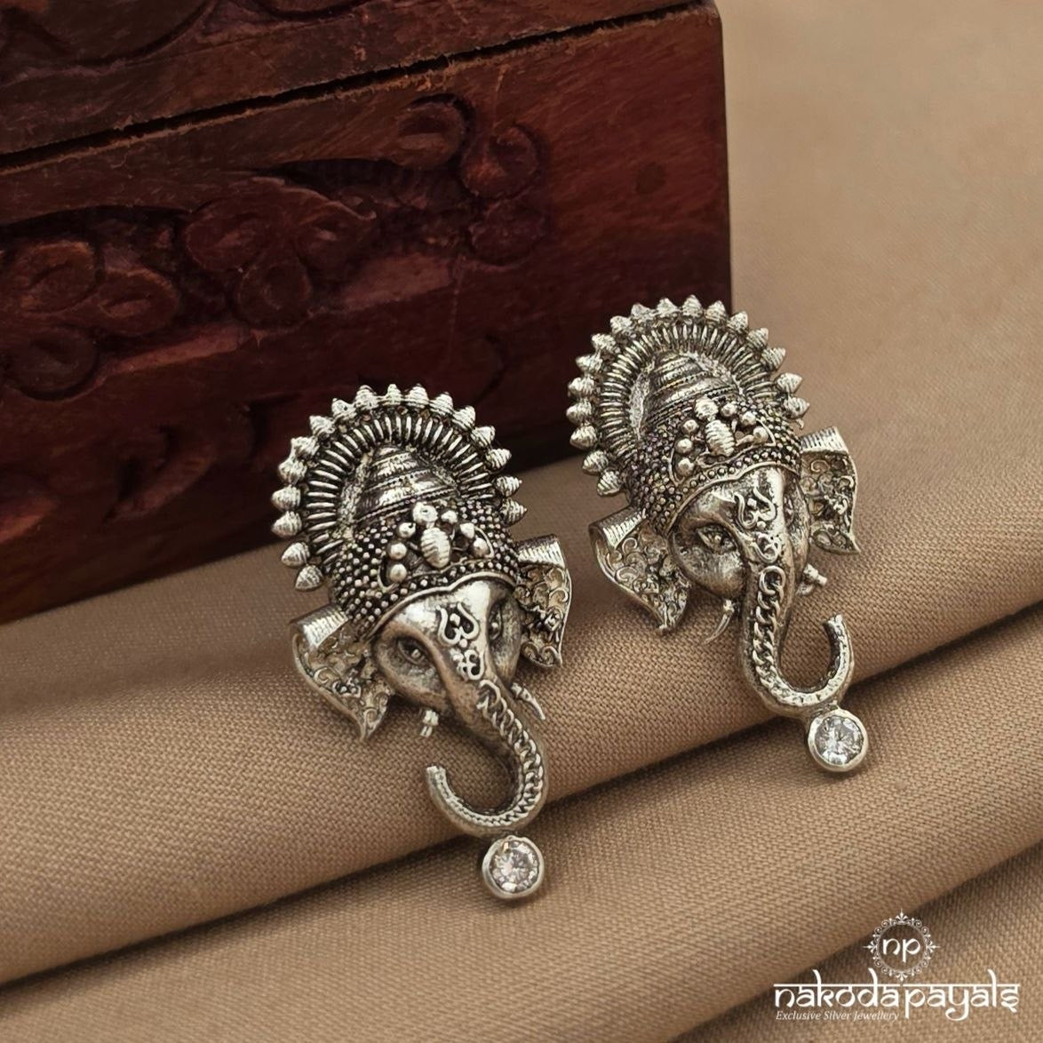 Cute White Ganesha Studs (S4101)