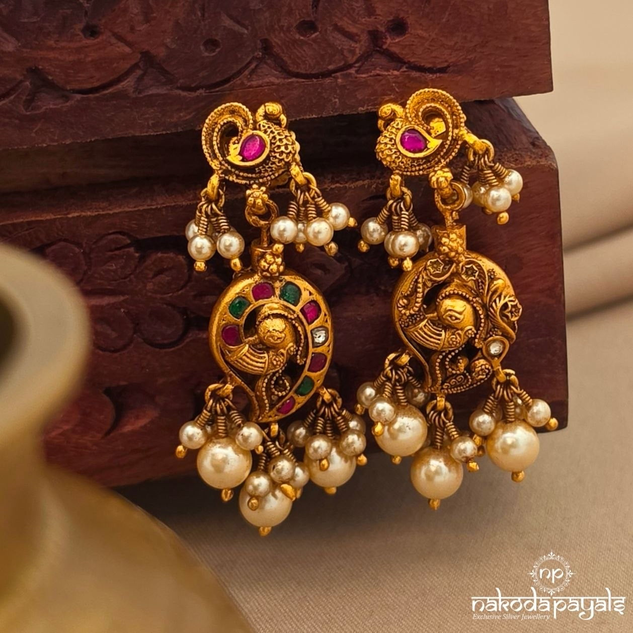 Elegant Reversible Kundan Earrings (Ge10922)
