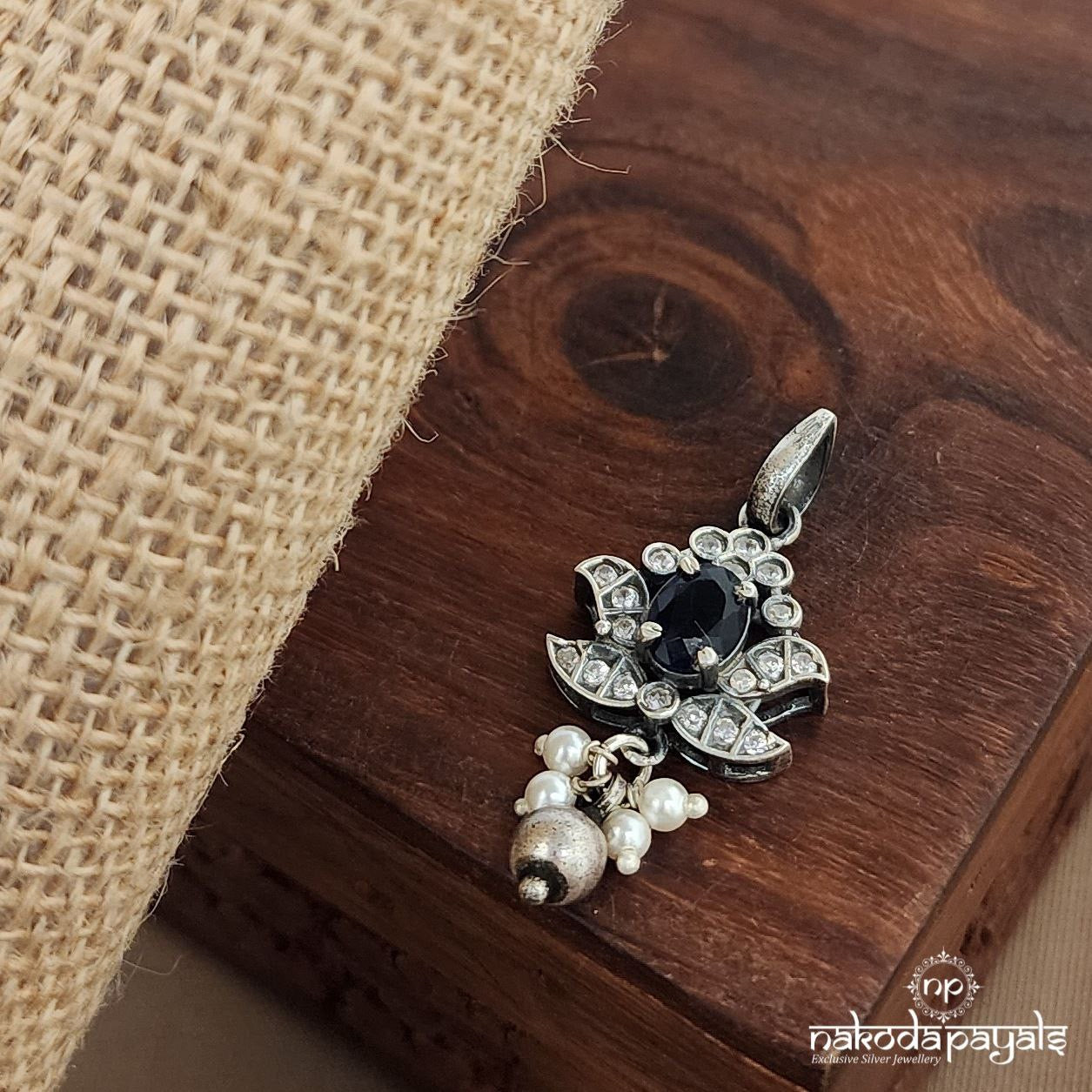 Blue Lotus Pendant (P2553)