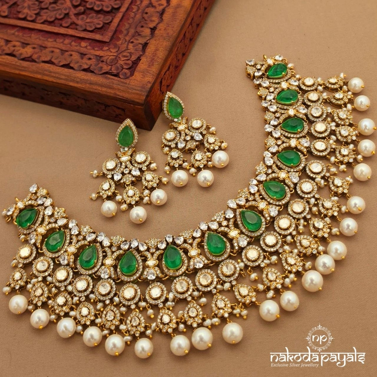 Royale Emerald Moissanite Neckpiece With Earrings (Gn10791)