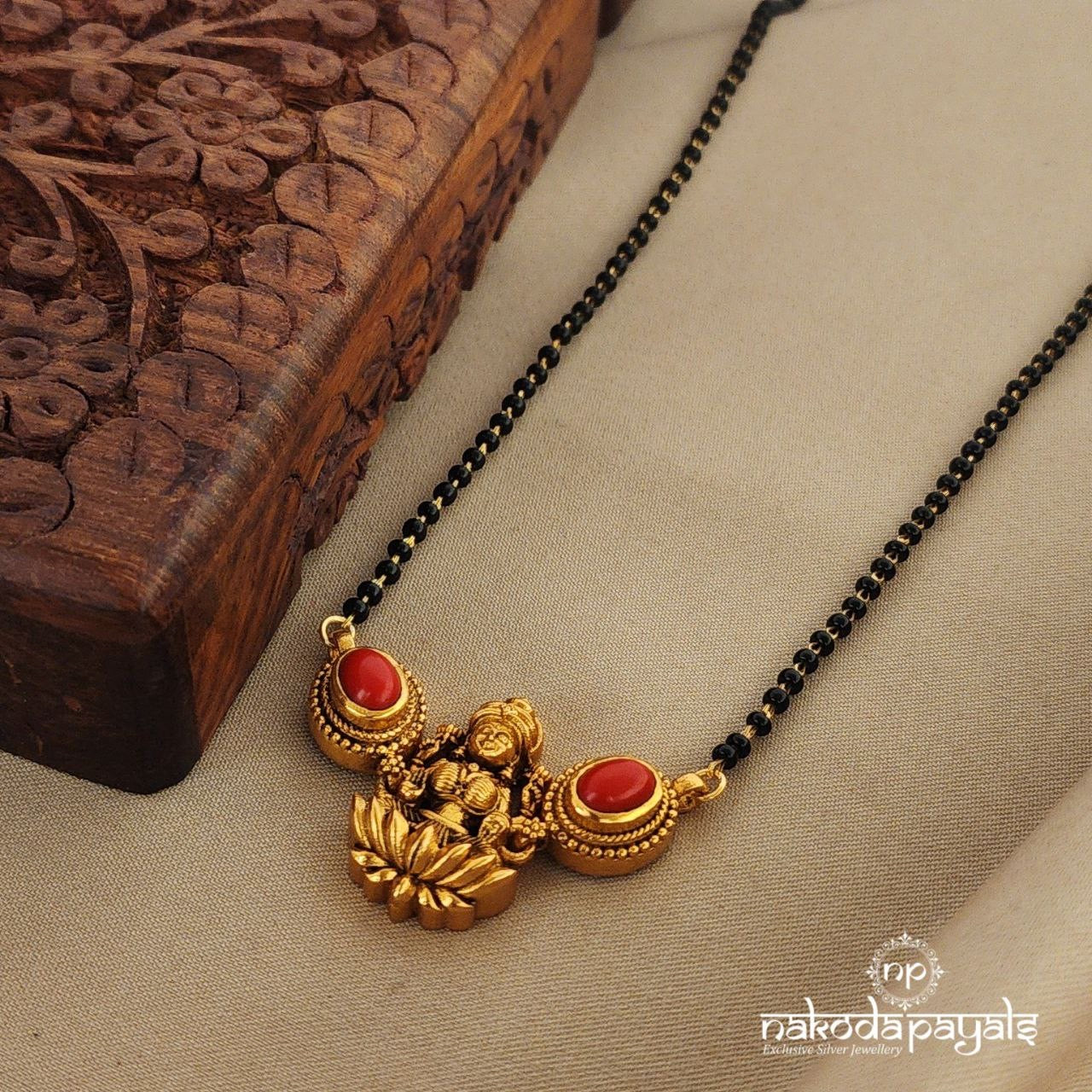 Coral mangalsutra shop