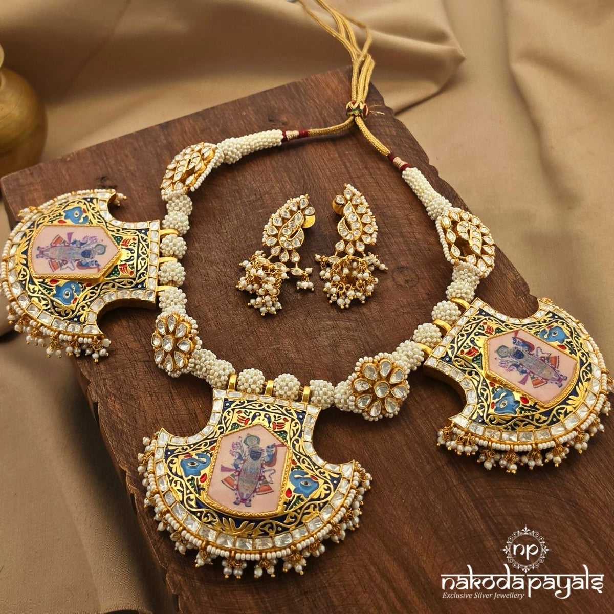 Stunning Reversible Shrinathji Meenakari Neckpiece With Earrings (Gn11013)