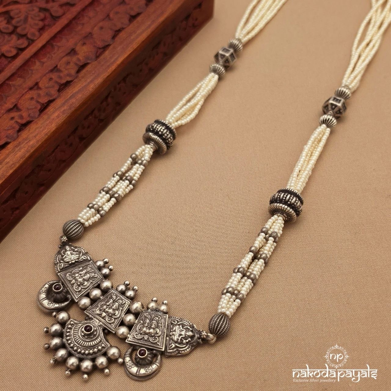 Elegant Ball Neckpiece (N11807)