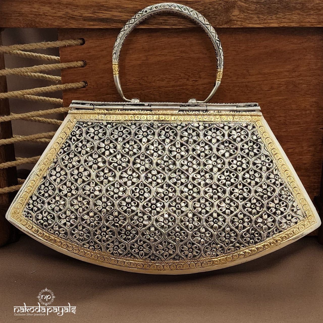 Shreenathji Green Drops Dual Tone Moissanite Purse (Esa310)