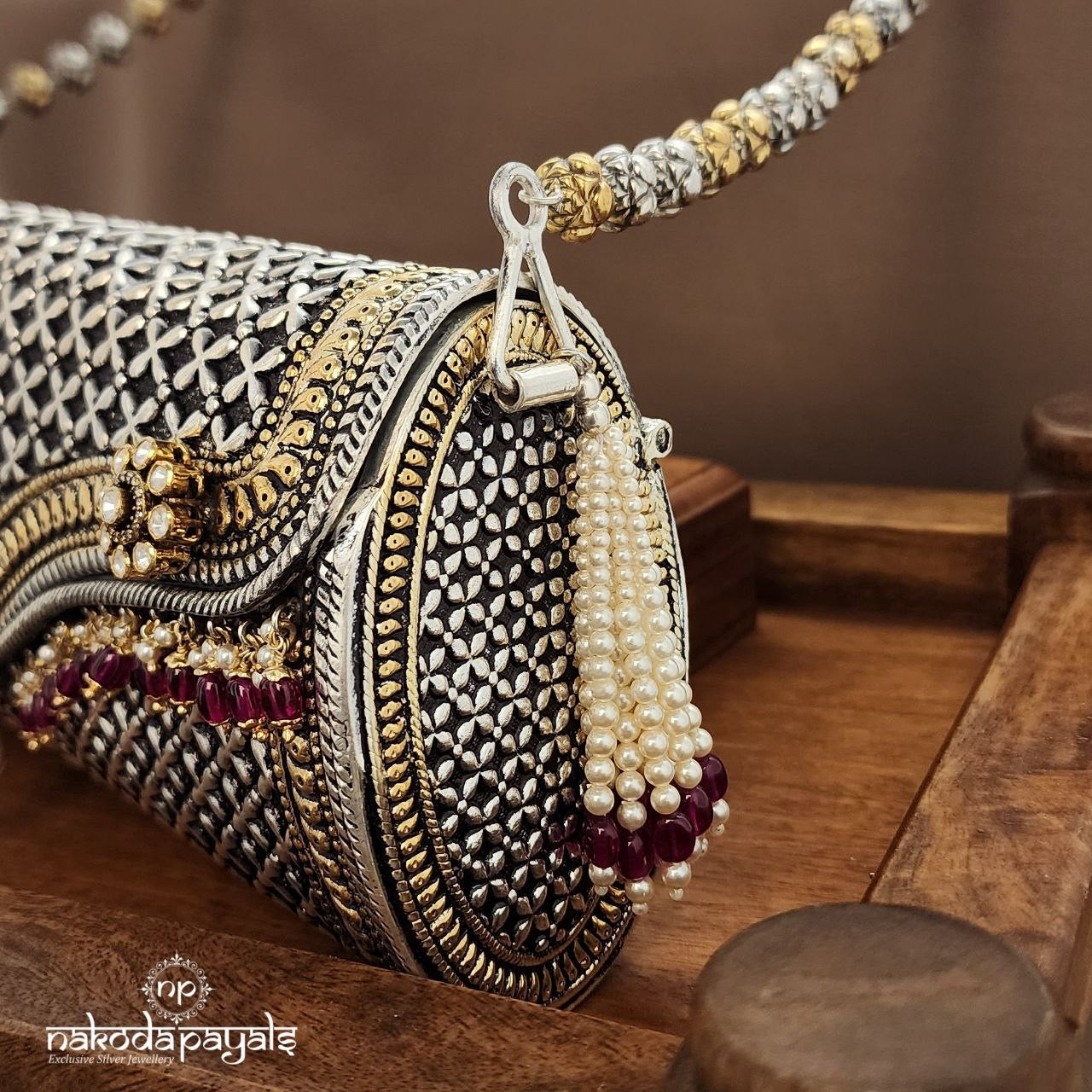 Ruby Glow Dual Tone Moissanite Purse (Esa318)