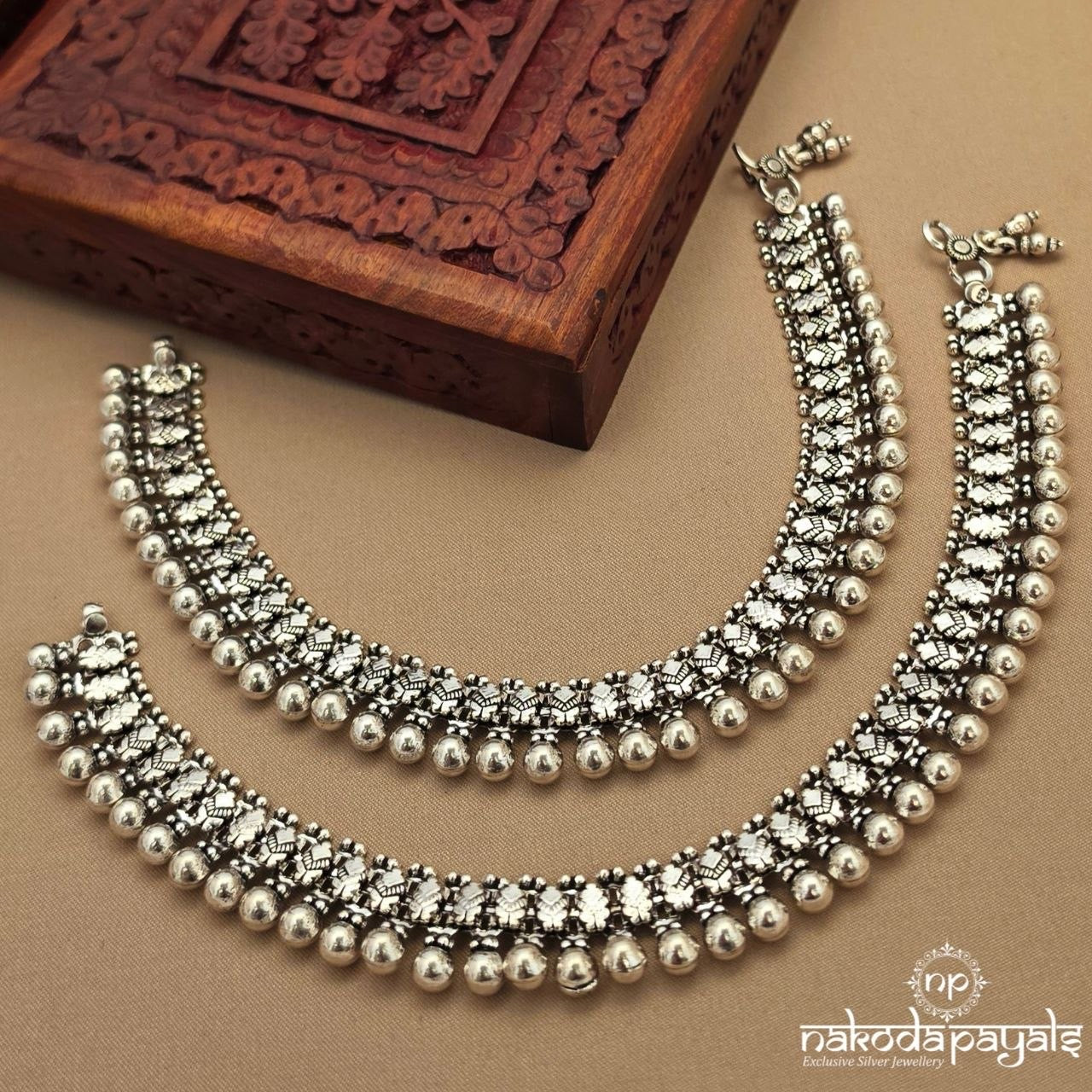 Stunning Ball Anklets (A6958)