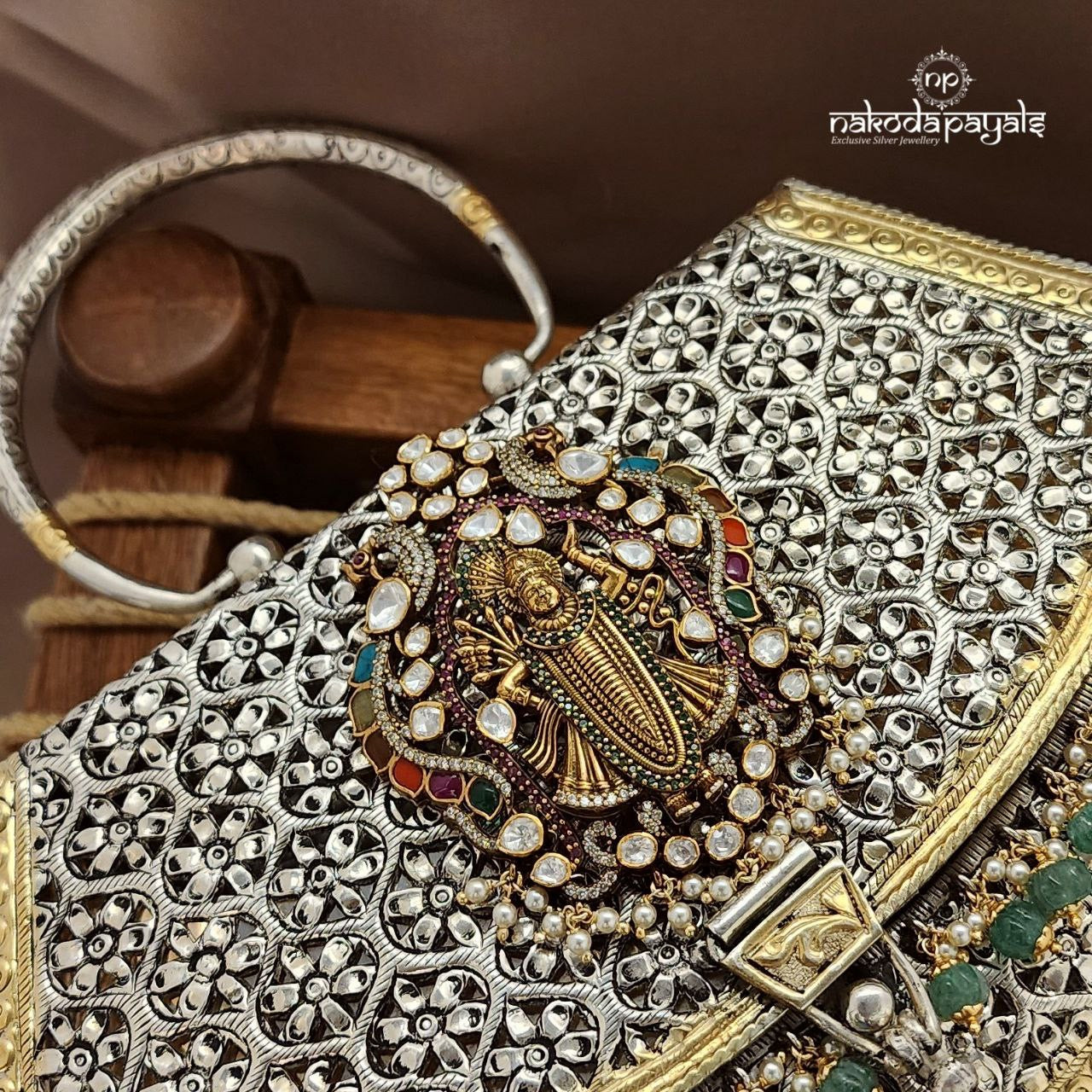 Shreenathji Green Drops Dual Tone Moissanite Purse (Esa310)