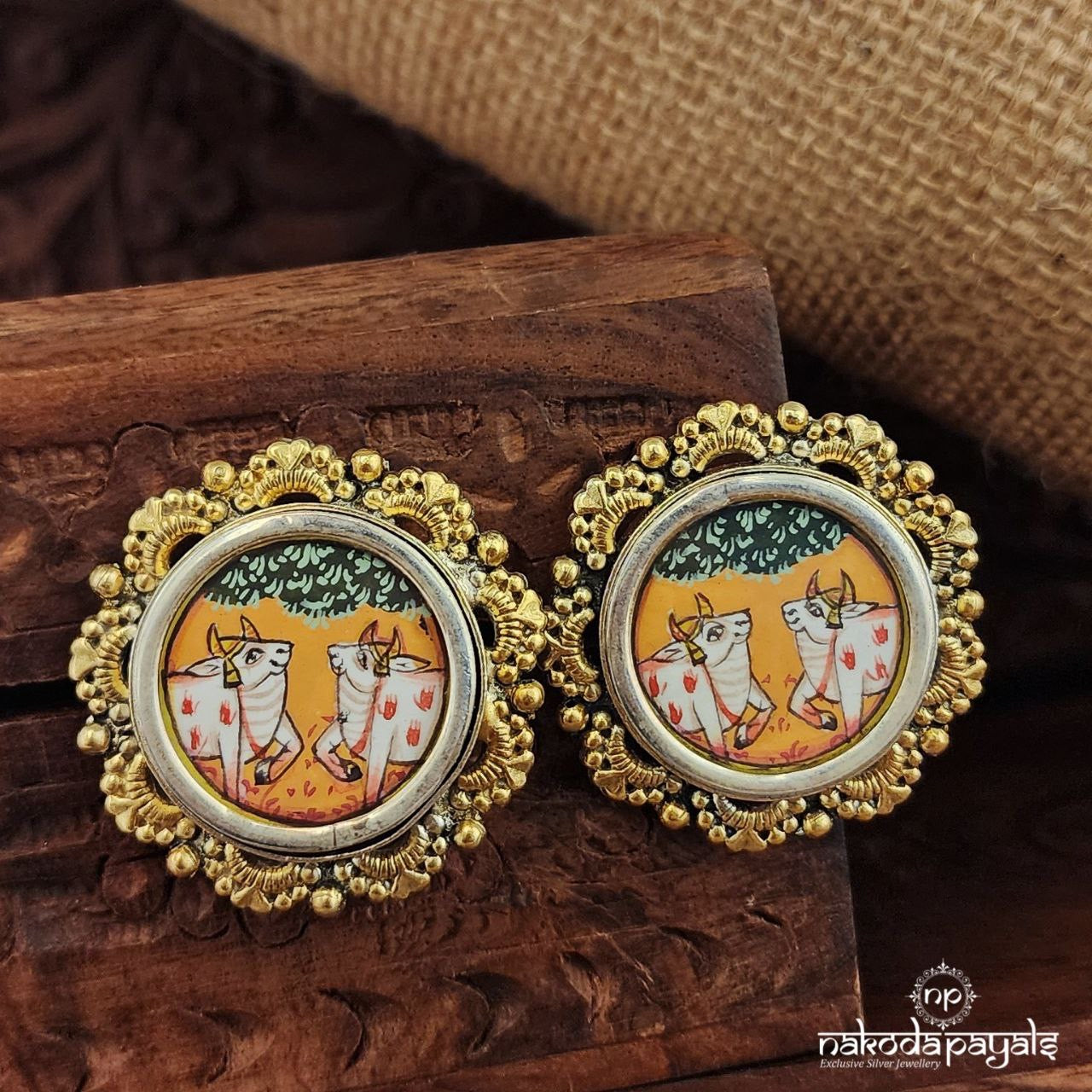 Floral Hand Painted Dual Tone Studs (Dt1362)