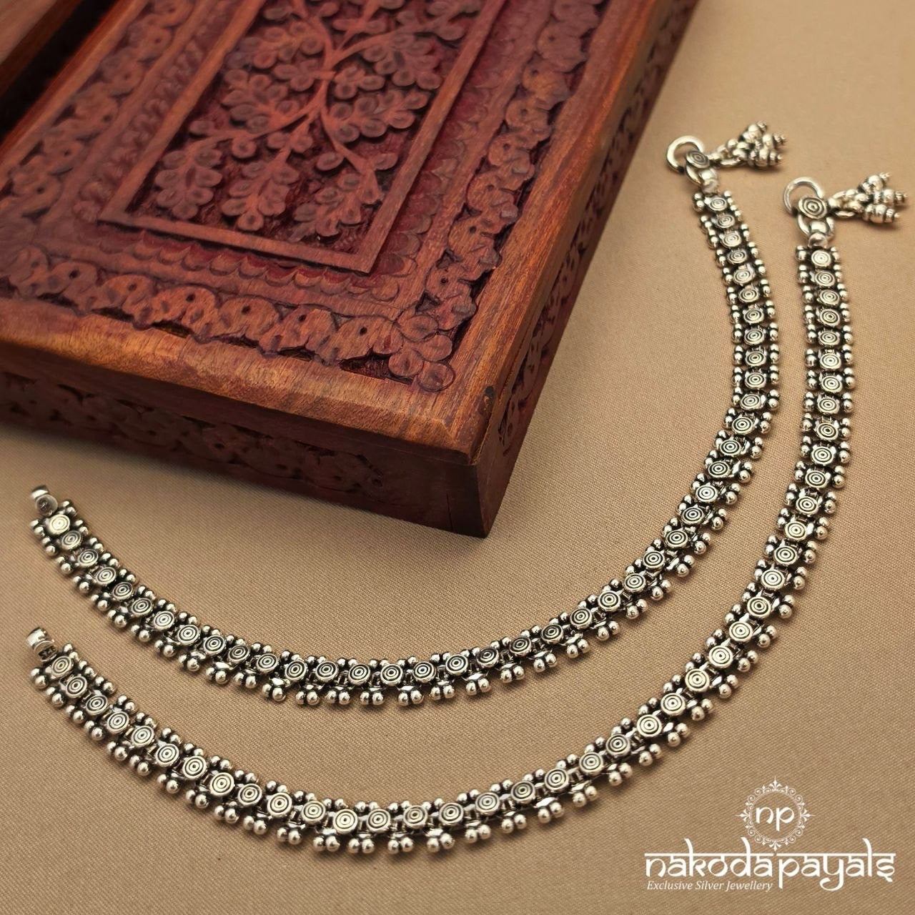 Simple Dotted Anklets (A6961)