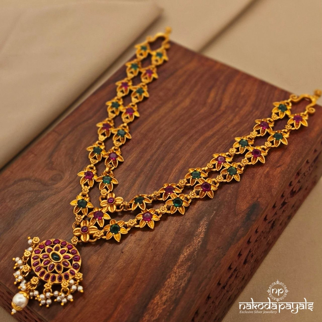 Floral Double Layered Neckpiece (Gn10485)