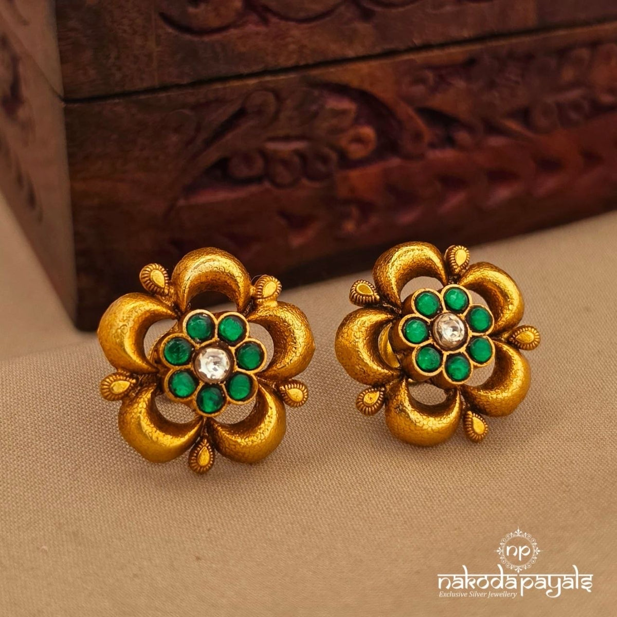 Green Floral Studs (Ge11252)