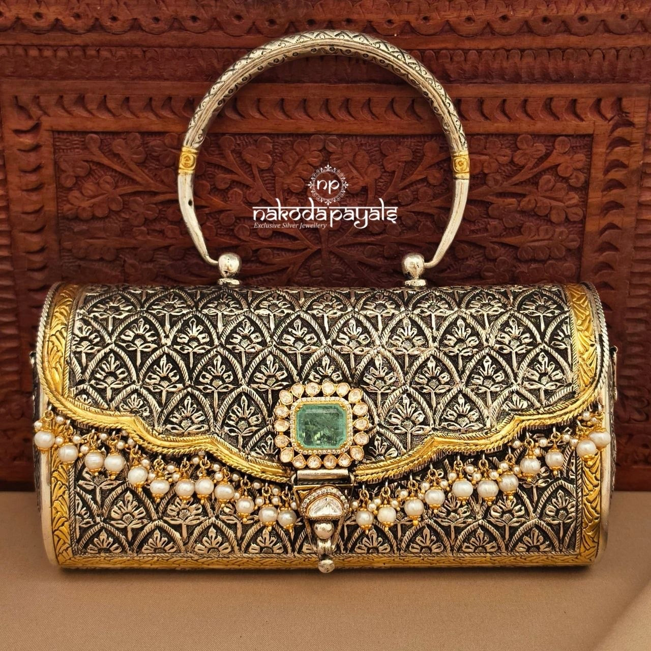 Grand Green Moissanite Dual Tone Clutch (Esa340)