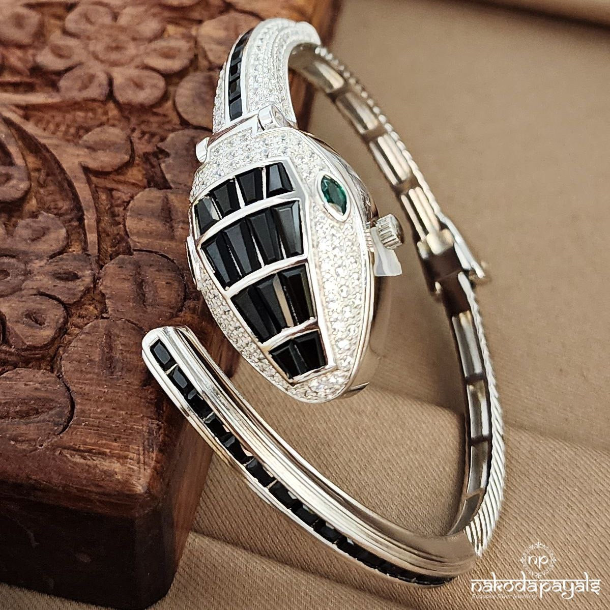 Black Venom Bracelet Watch (W0254)