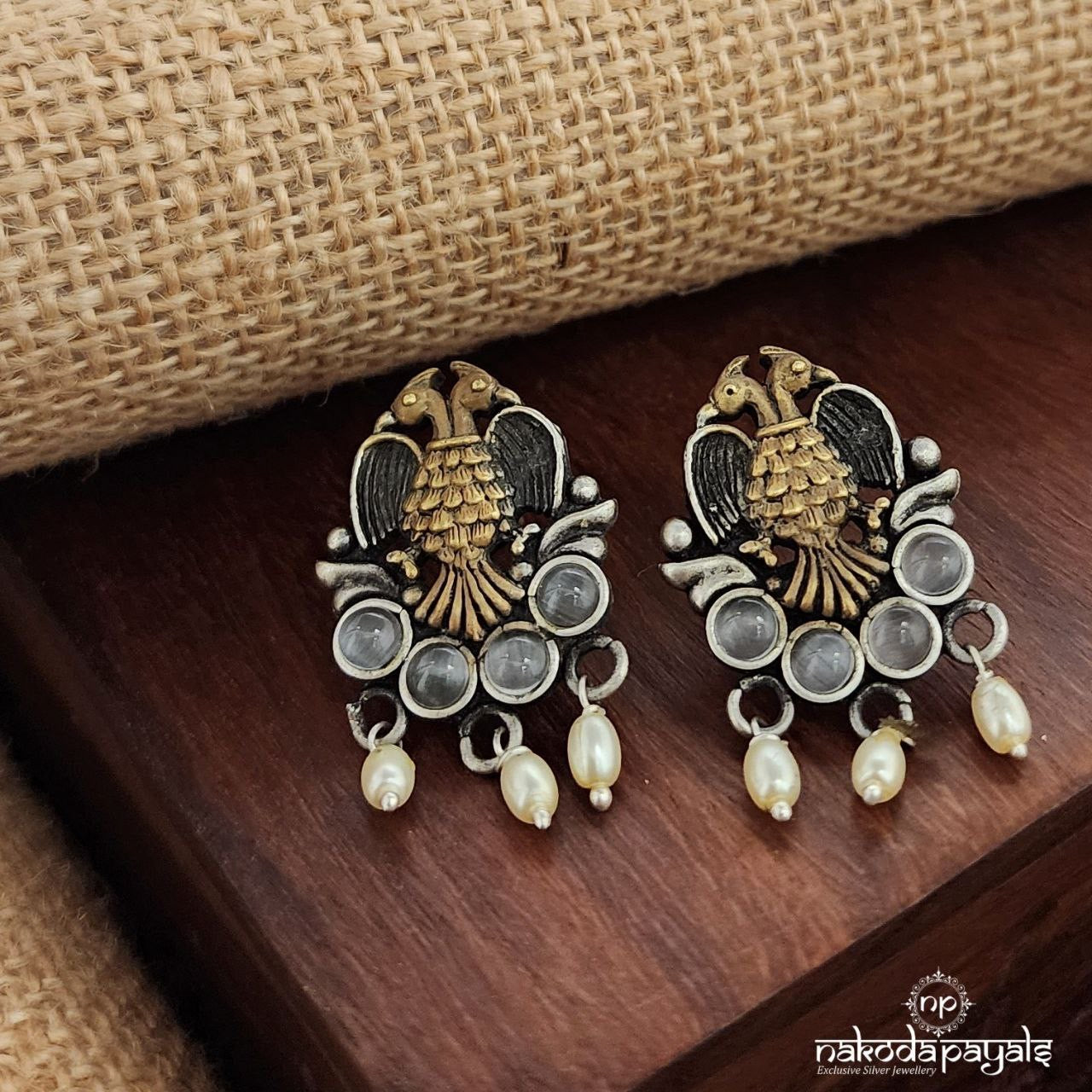 Cute Pearl Drops Dual Tone Studs (Dt1396)