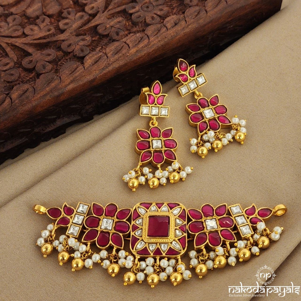 Graceful Square Kundan Choker With Earrings (Gn7181)