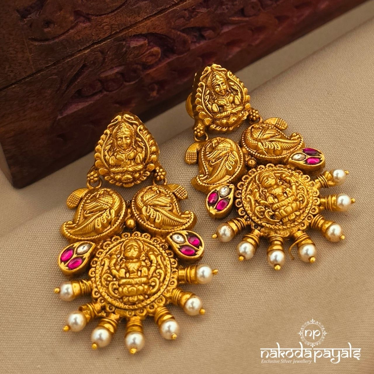 Elegant Peacock Kundan Earrings (Ge11245)