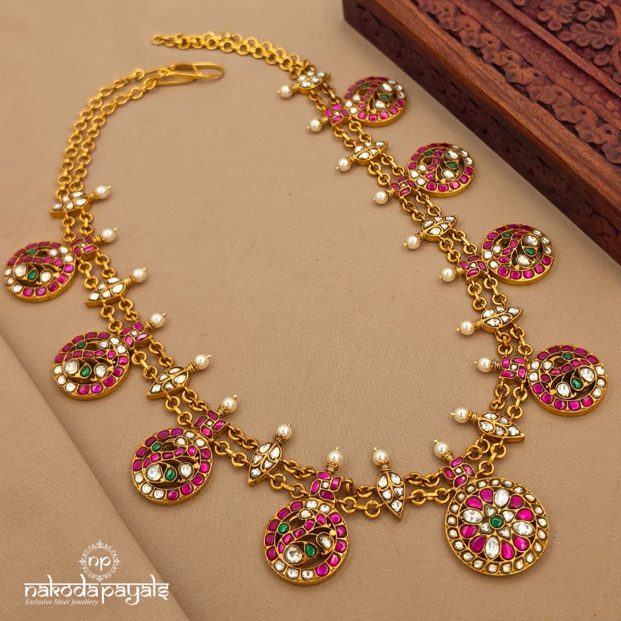 Mesmerizing Circular Kundan Neckpiece (Gn10458)