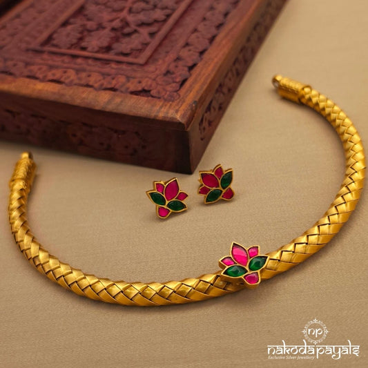 Kundan Lotus Hasli With Earrings (Gn10331)