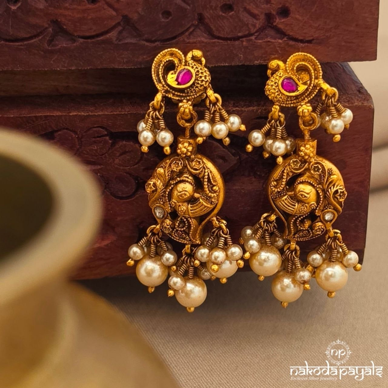 Elegant Reversible Kundan Earrings (Ge10922)