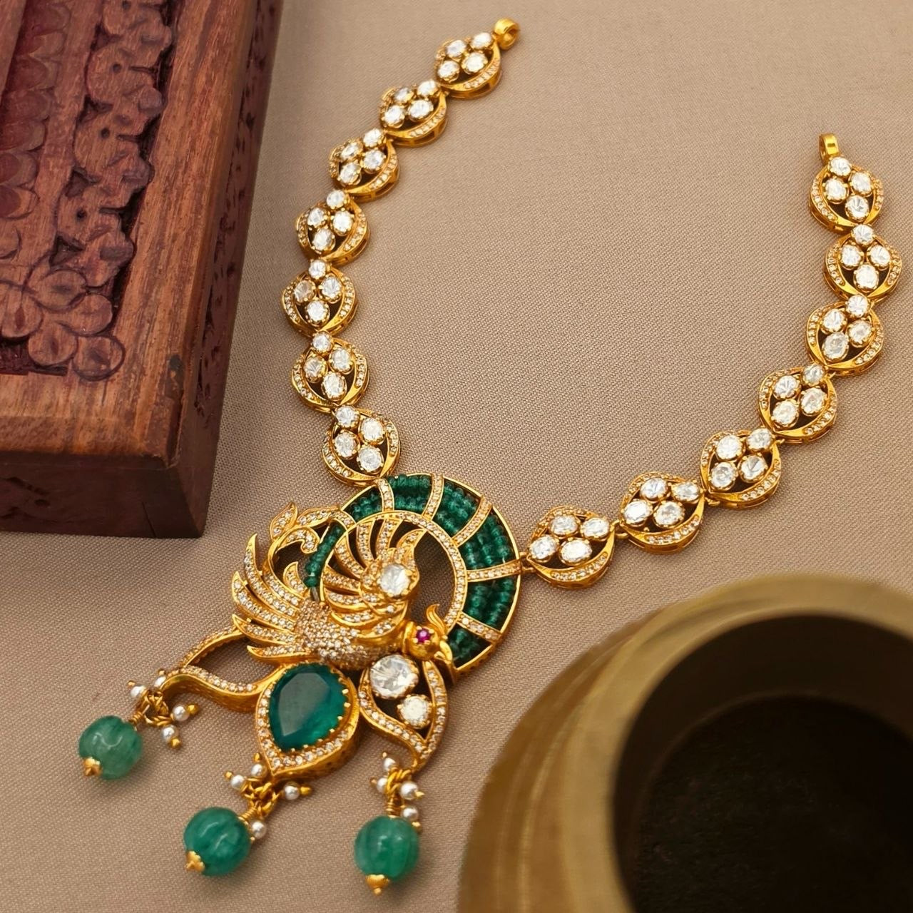 Gracious Green Moissanite Neckpiece (Gn10418)