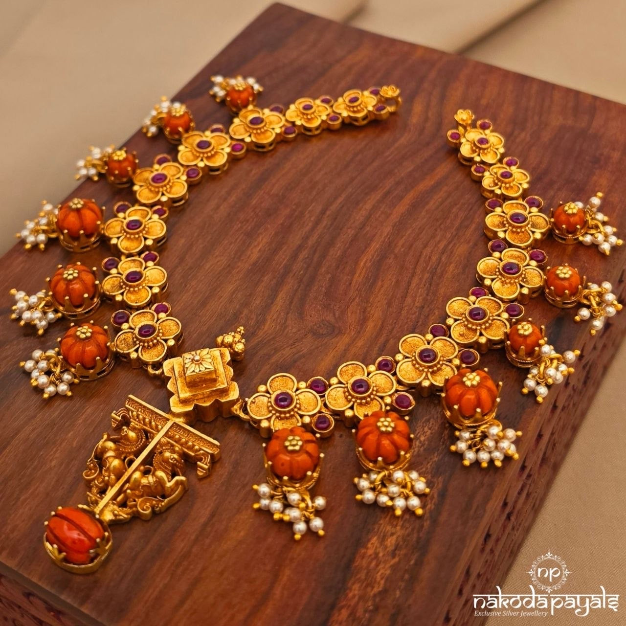 Pearl Drop Coral Neckpiece (Gn10495)