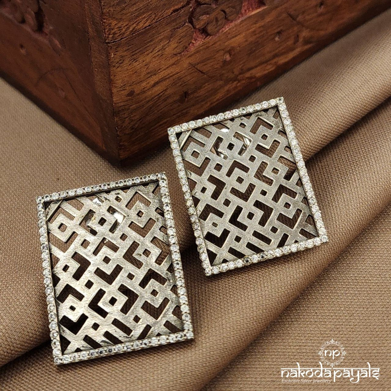 Classic Studs (S3844)