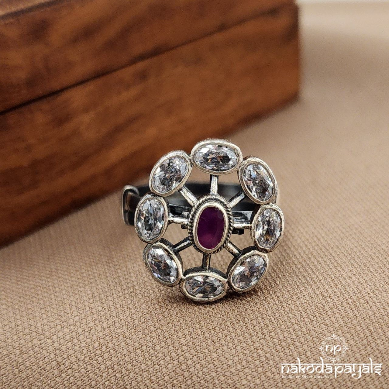 Royal Relic Finger Ring (F2818)