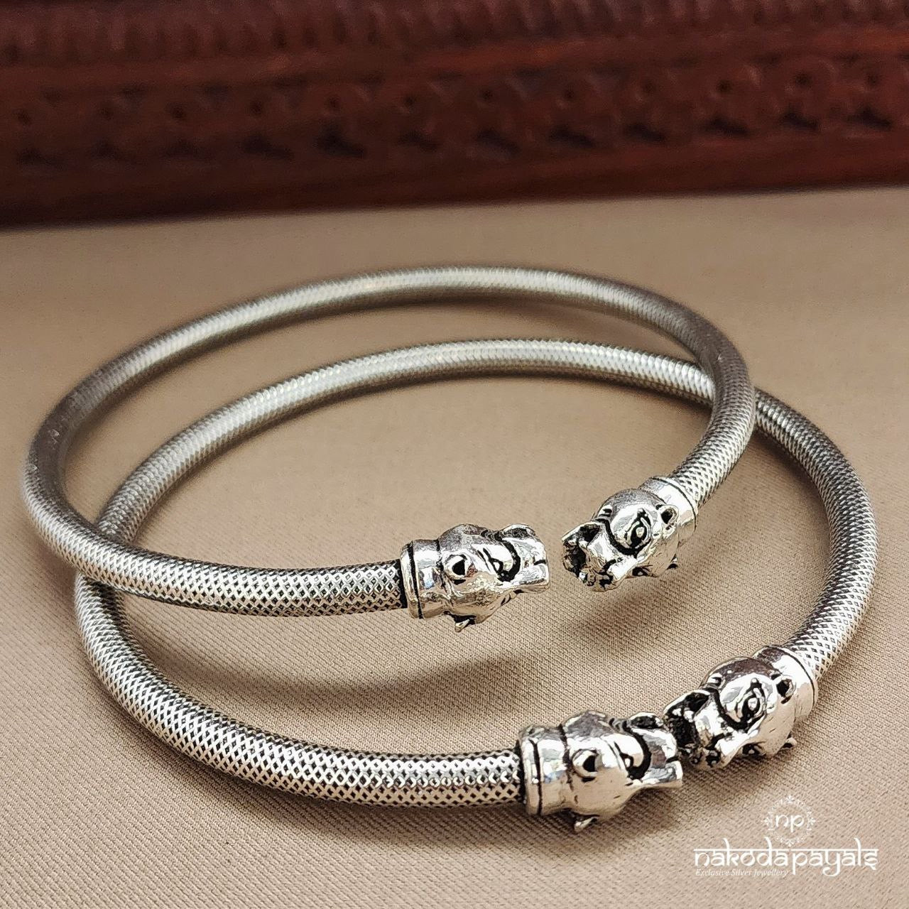 Tiger Openable Ankle Kada Pair (A2302)