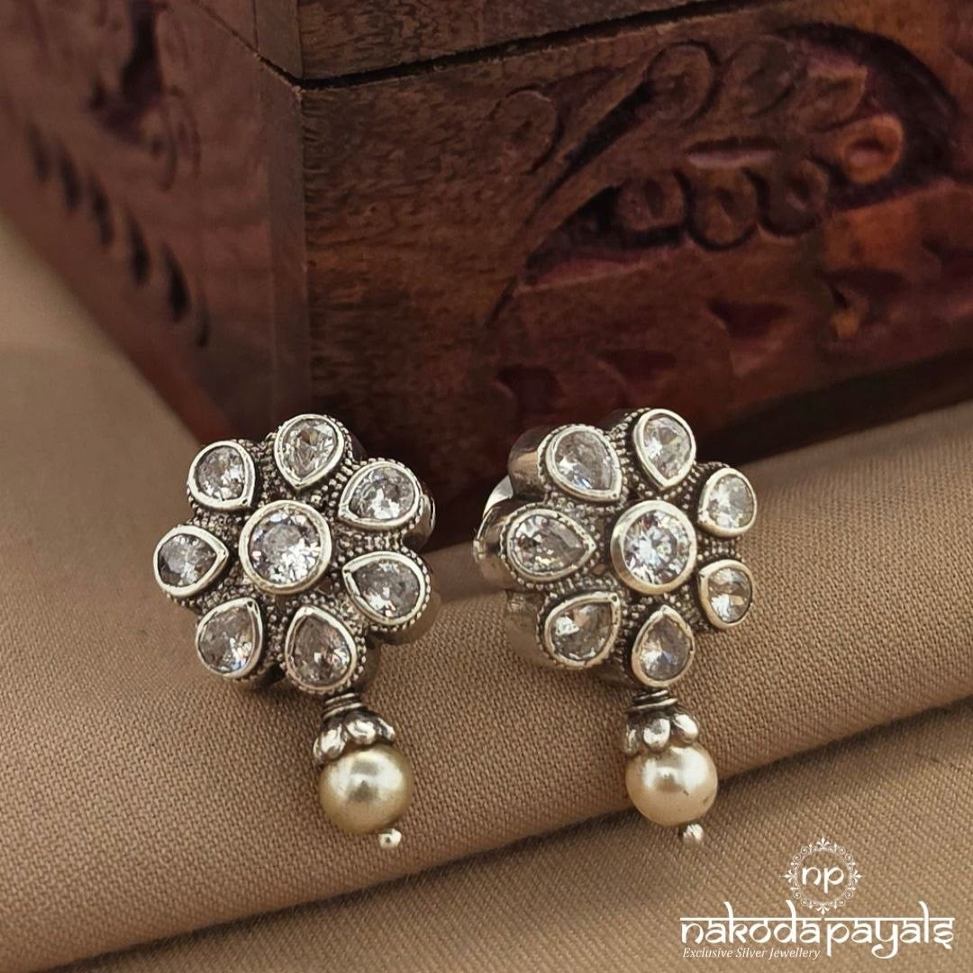 White Floral Studs (S4233)