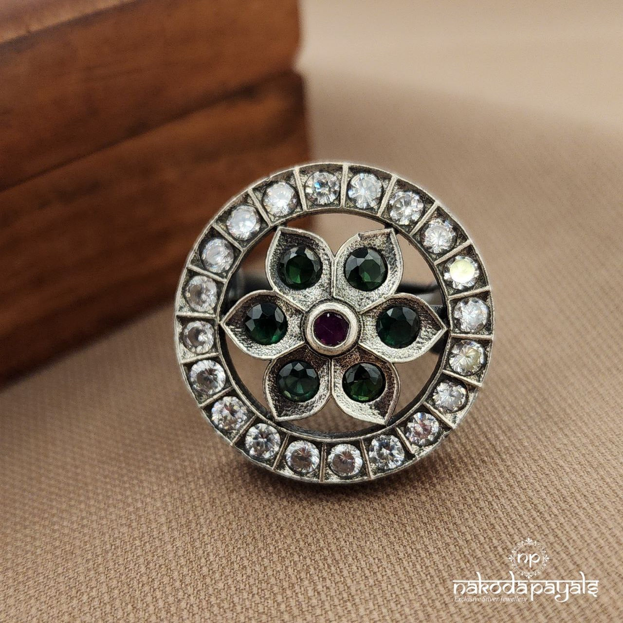 Green Floral Finger Ring (F2803)