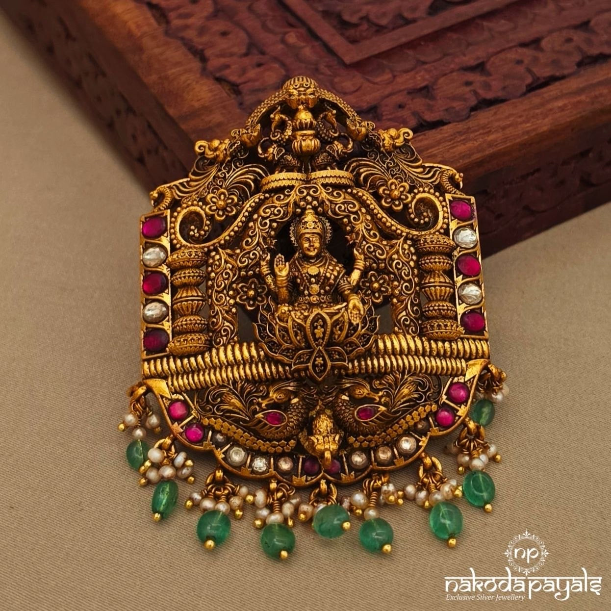 Lotus Lakshmi Traditional Pendant (Gp2354)