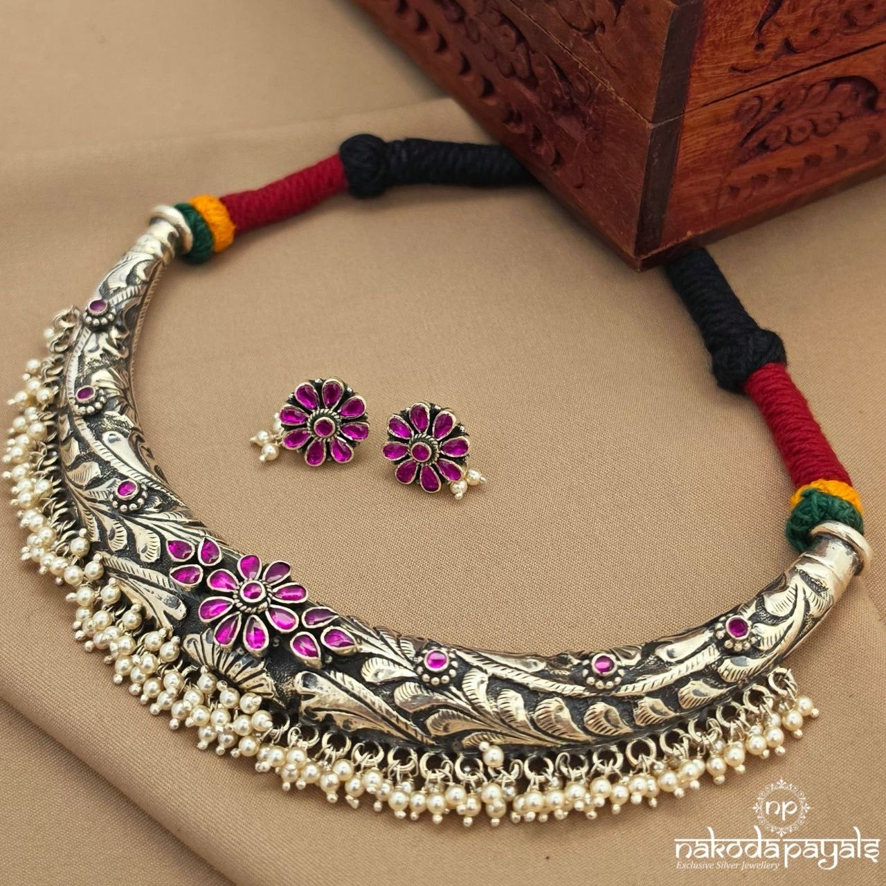 Floral Pearl Drops Hasli With Earrings (N11900)
