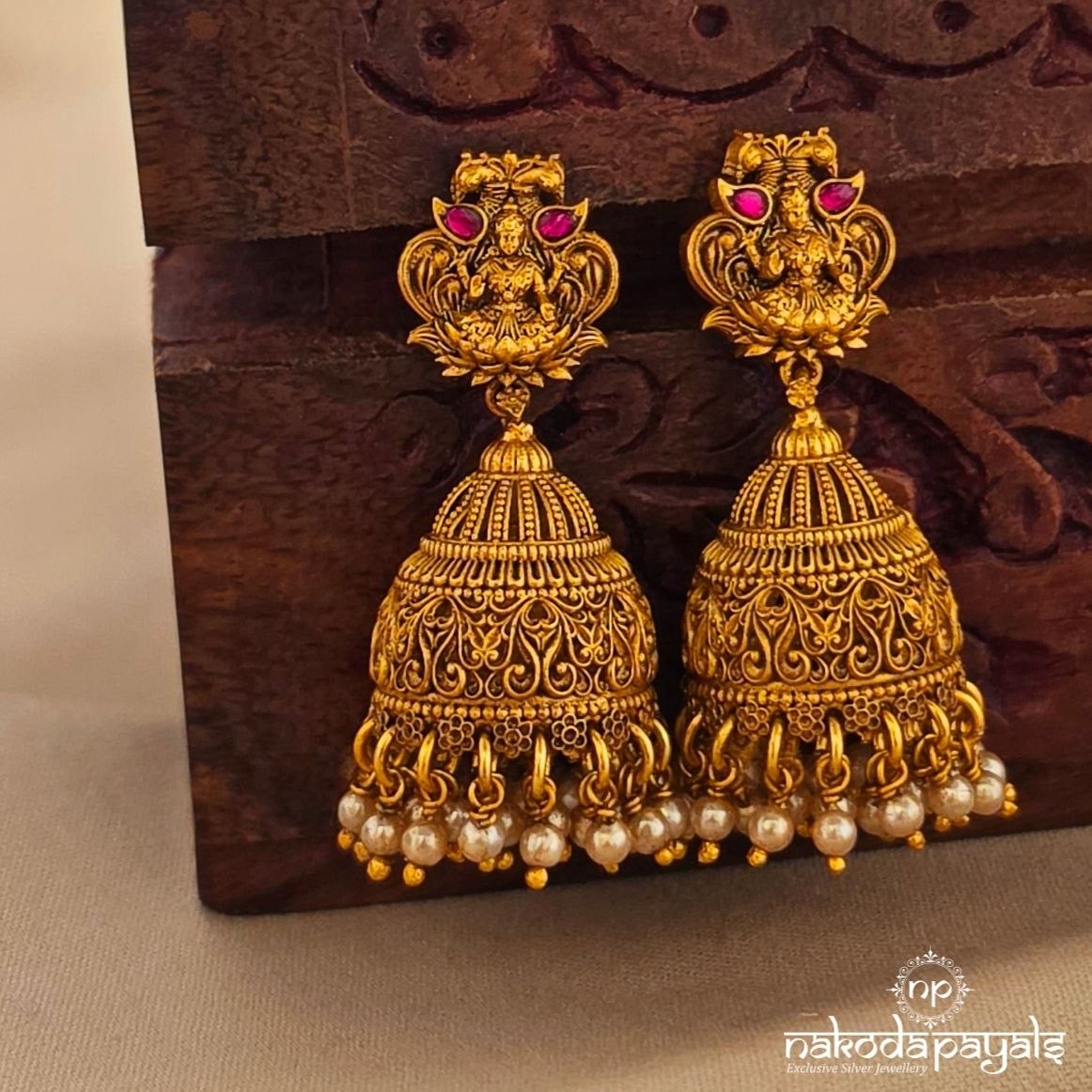 Lakshmi Pearl Drops Jhumka (Ge11357)