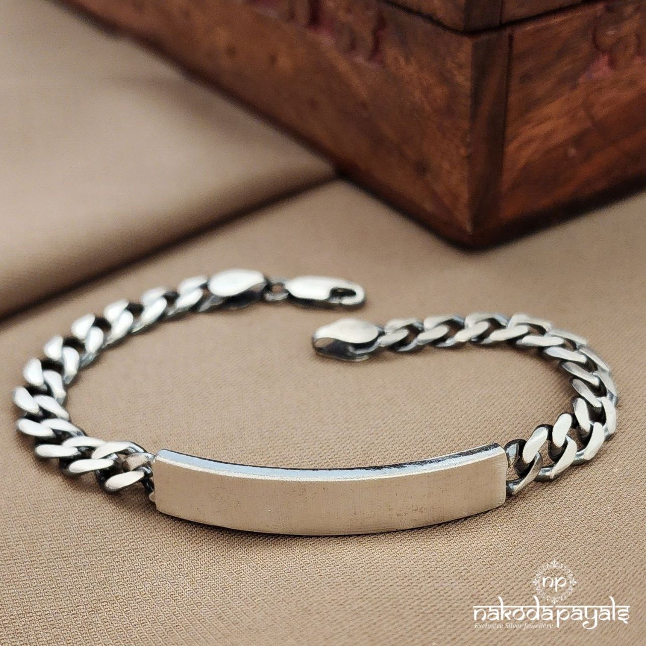Trendy Braided Men’s Bracelet (Mc1097)