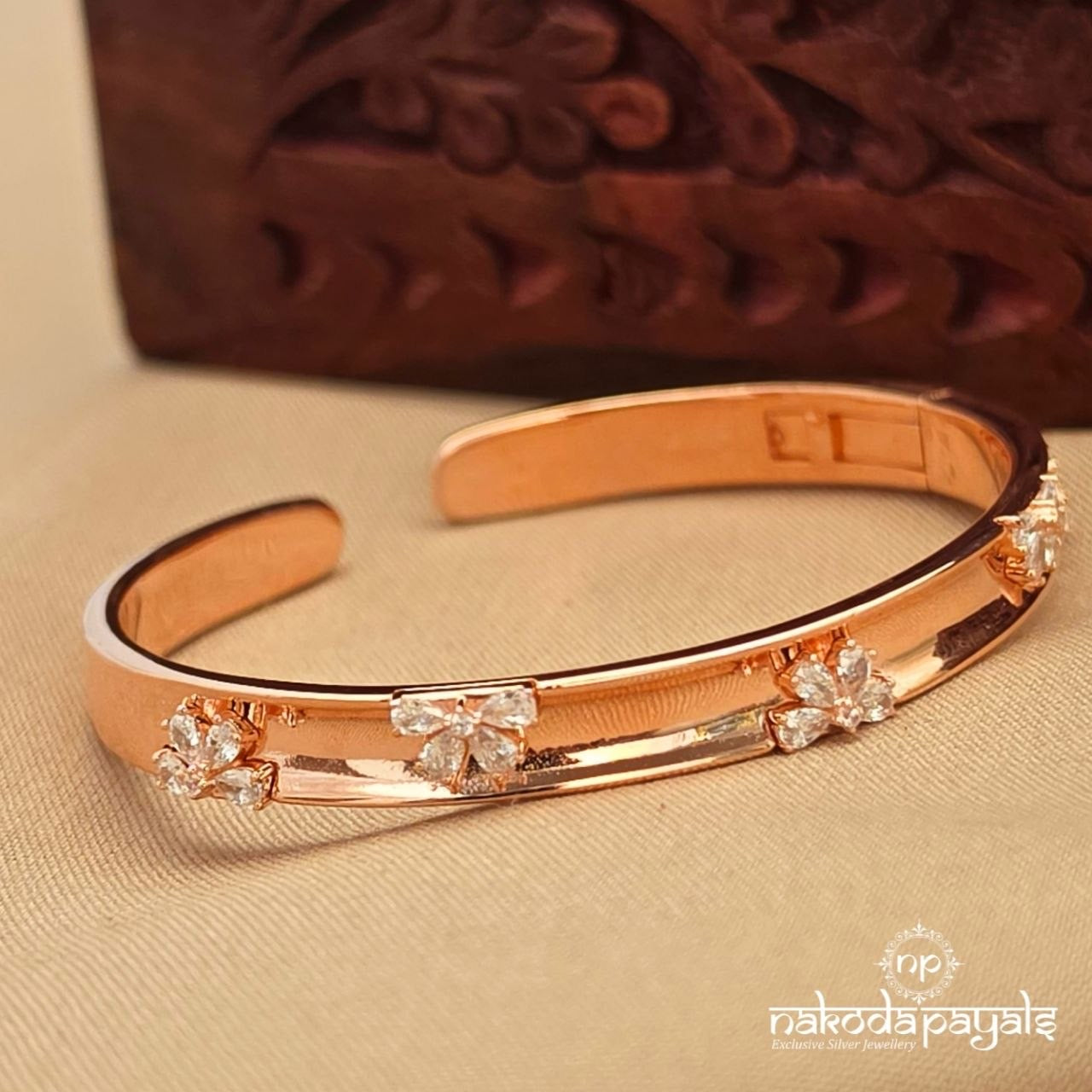 Floral Exquisite Kada (St4133)