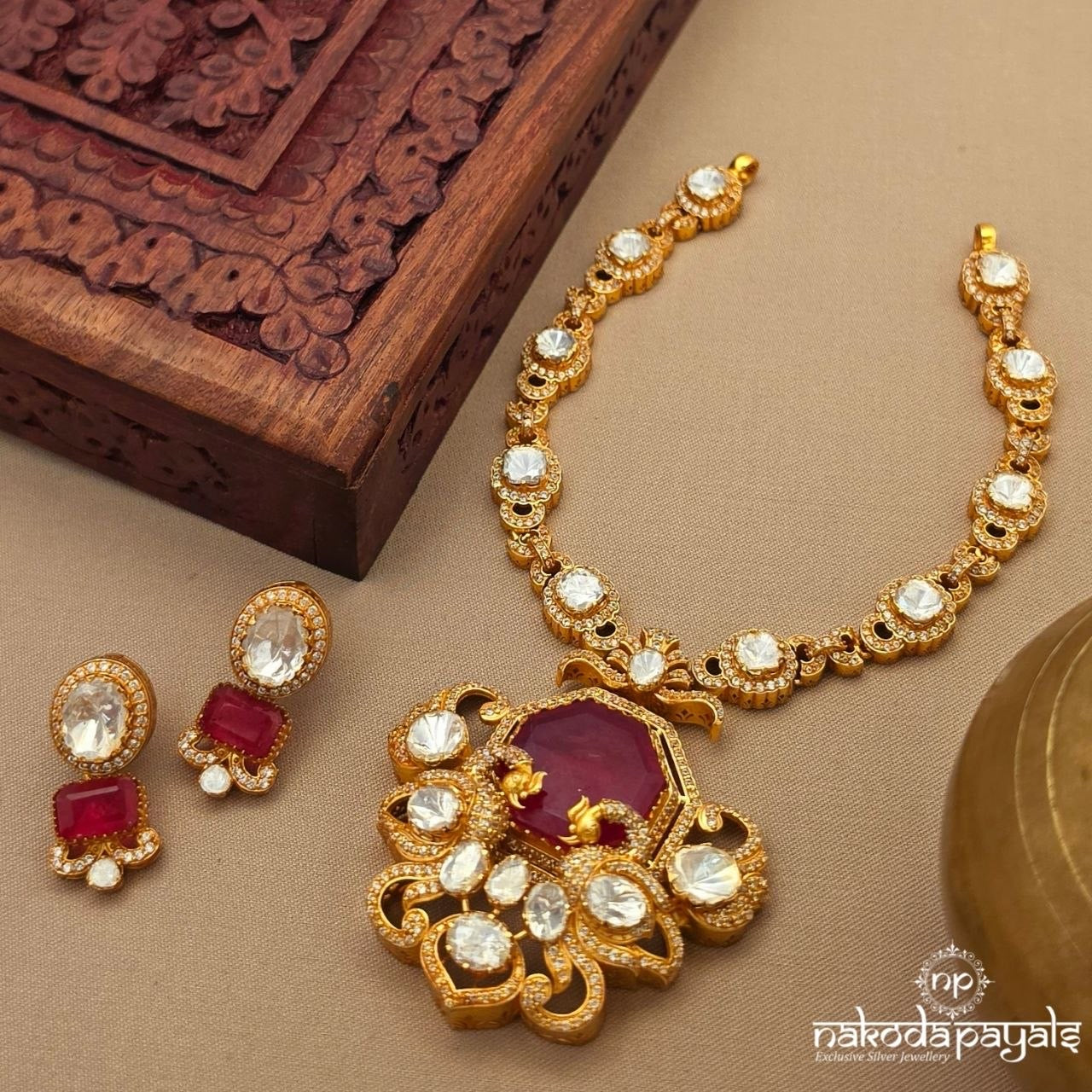 Ruby Moissanite Neckpiece With Earrings (Gn10419)
