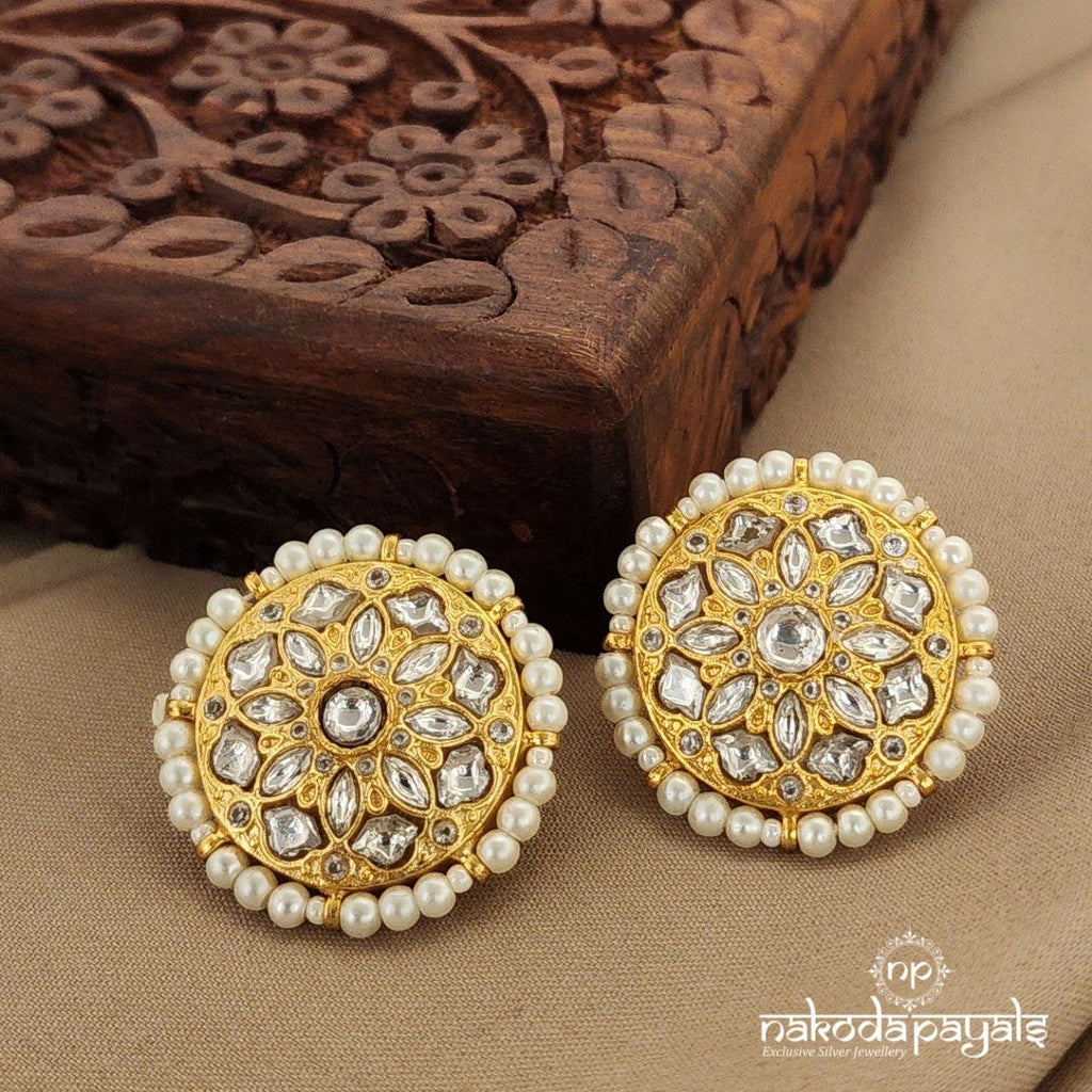 Gorgeous White Kundan Studs (Ge7695)